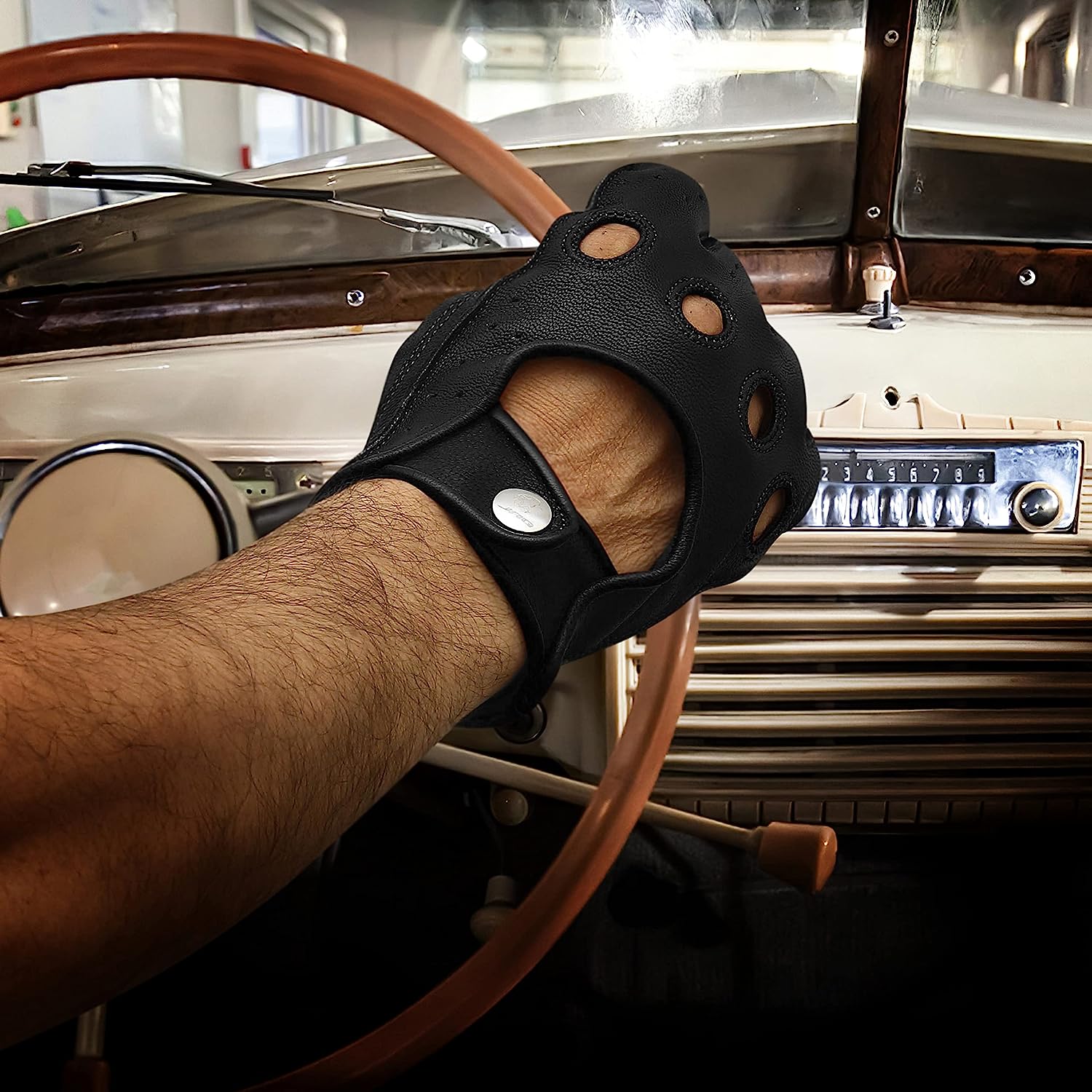 Leather Dark Knight Gloves - Full Finger Design (Black)