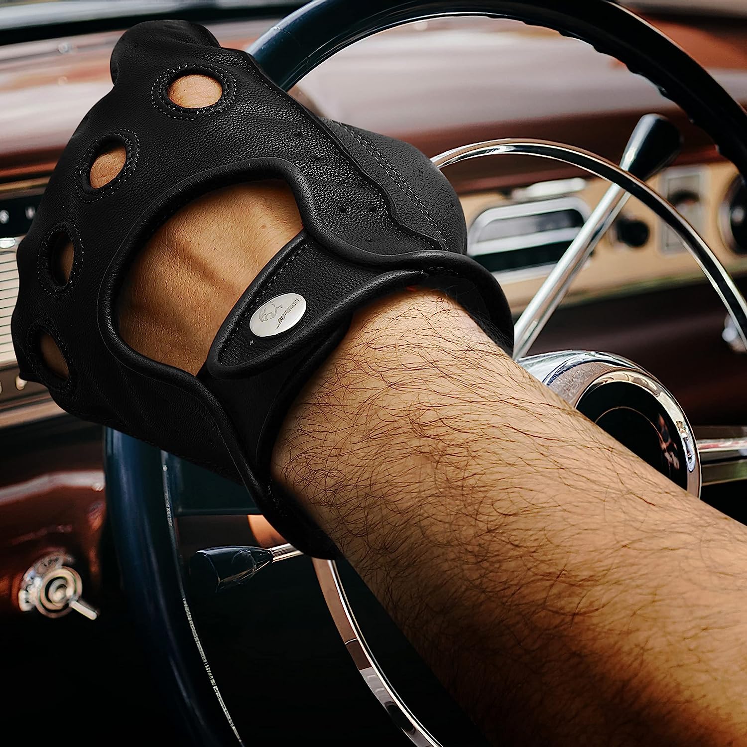 Leather Dark Knight Gloves - Full Finger Design (Black)